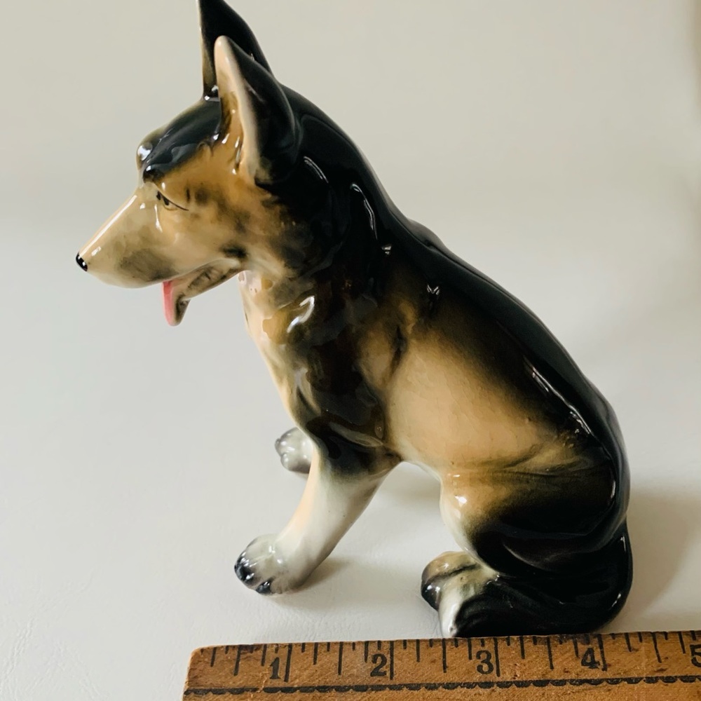 Vintage porcelain dog figurines from Japan - Picture 7 of 12